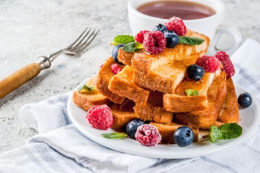 French Toasts with Berries and Maple